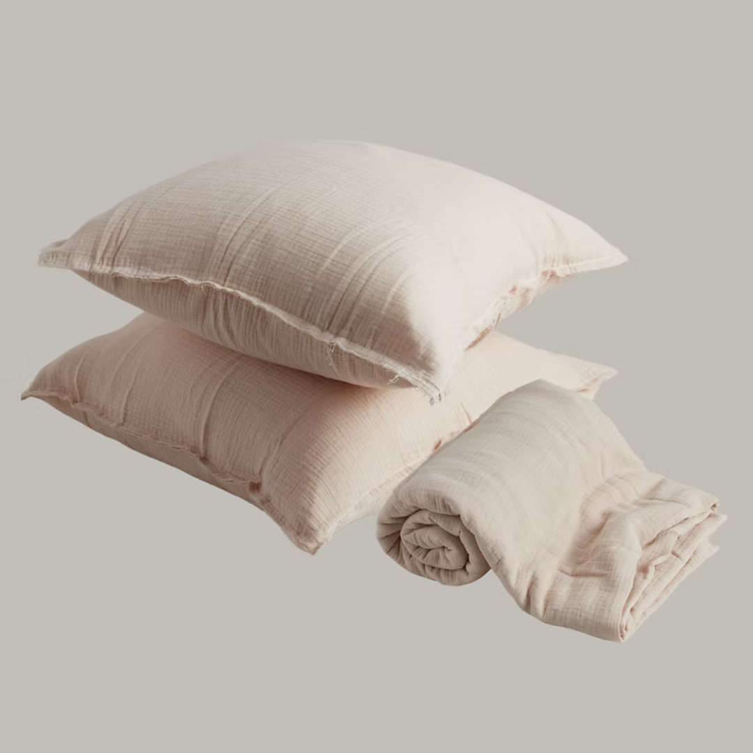 מה כולל המארז?
כיסוי מיטה טטרה גדול (200x220 ס"מ).
זוג כריות נוי טטרה תואמות (50x50 ס"מ), כולל כריות מילוי איכותיות.