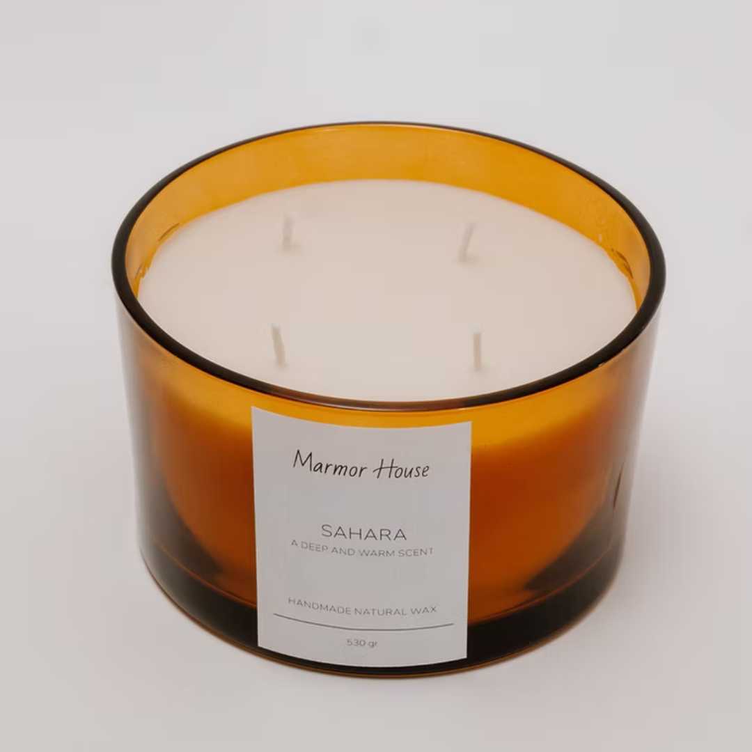 נר מעוצב בכלי זכוכית איכותי, יוקרתי ואלגנטי שימלא את הבית שלך בניחוח ממכר! הנר עשוי משעוות סויה טבעית, עם ריח ייחודי שמעניק לכל חלל אווירה של בית מלון יוקרתי.
קולקציית SAHARA תביא אליך את תחושת הפינוק והסטייל, עם ניחוח עשיר ועוטף שמשרה חמימות אך שומר על רעננות וניקיון. זה כל מה שצריך כדי ליהנות מריח מושלם ומרגיע בכל פינה בבית.