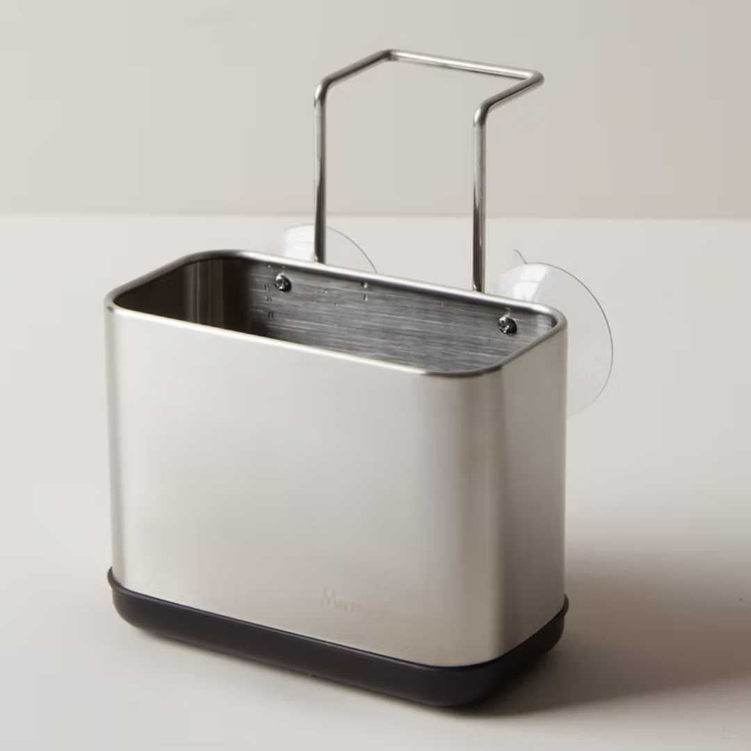 המתקן לכיור נועד ע"מ לשמור על מטבח וכיור נקיים ומסודרים, המתקן עשוי מחומר עמיד וקשיח, כולל תא אחסון לכלי כיור ובעל בסיס מחורר שנועד לניקוז נוזלים ומזעור היווצרות של בקטריות וחיידקים.