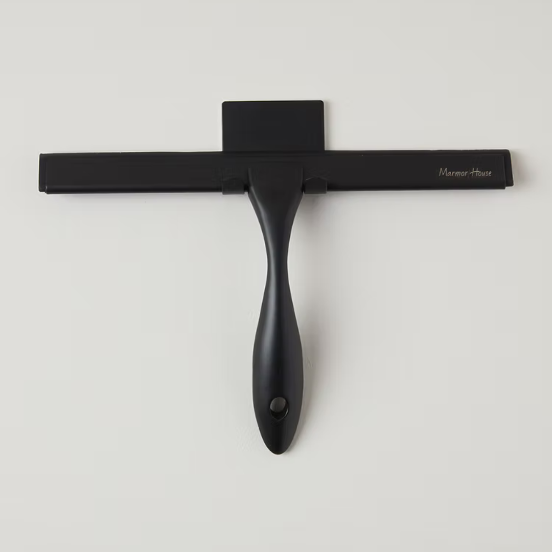 הכירי את מגב כף היד הרב-תכליתי שמקצר את זמני הניקיון ונשאר כמו חדש לאורך זמן. הוא מושלם לניקוי דלתות המקלחת, חלונות זכוכית בבית וברכב, והשיש במטבח.