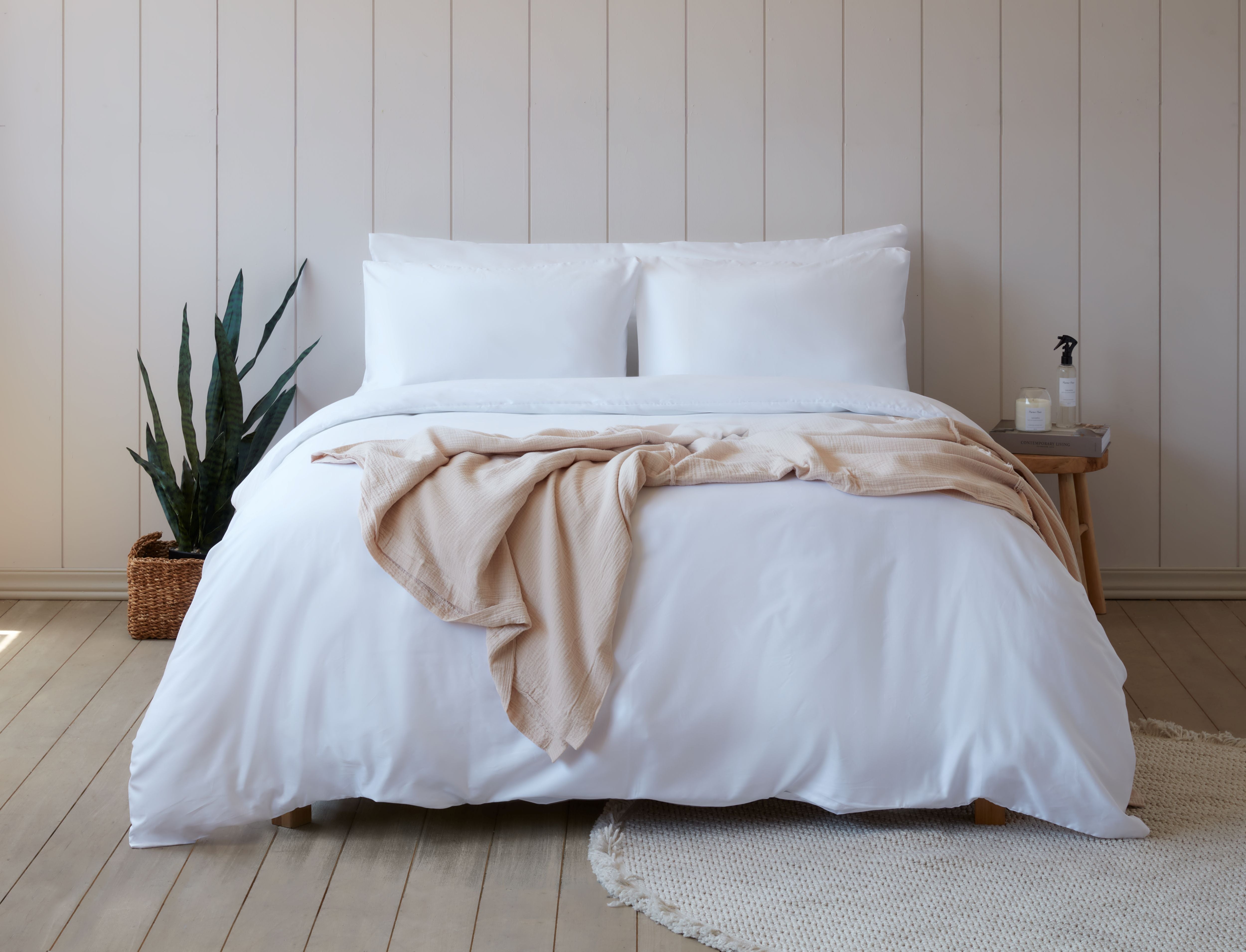 מצעים למיטה זוגית: המדריך המלא לעיצוב חדר שינה זוגי לפי עונות השנה