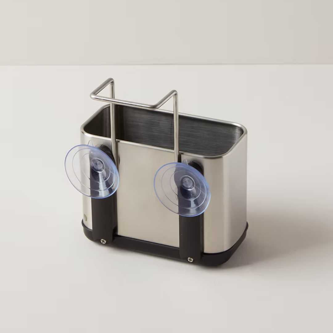 המתקן לכיור נועד ע"מ לשמור על מטבח וכיור נקיים ומסודרים, המתקן עשוי מחומר עמיד וקשיח, כולל תא אחסון לכלי כיור ובעל בסיס מחורר שנועד לניקוז נוזלים ומזעור היווצרות של בקטריות וחיידקים.