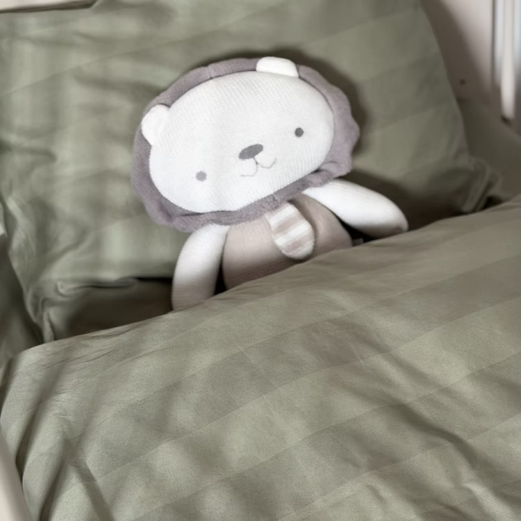 מצעי כותנה מצרית צפיפות 500, עשויים מסיבים דקים וחזקים עם כ-500 חוטים בכל אינץ', מה שהופך אותם לאיכותיים ועמידים לשנים רבות!