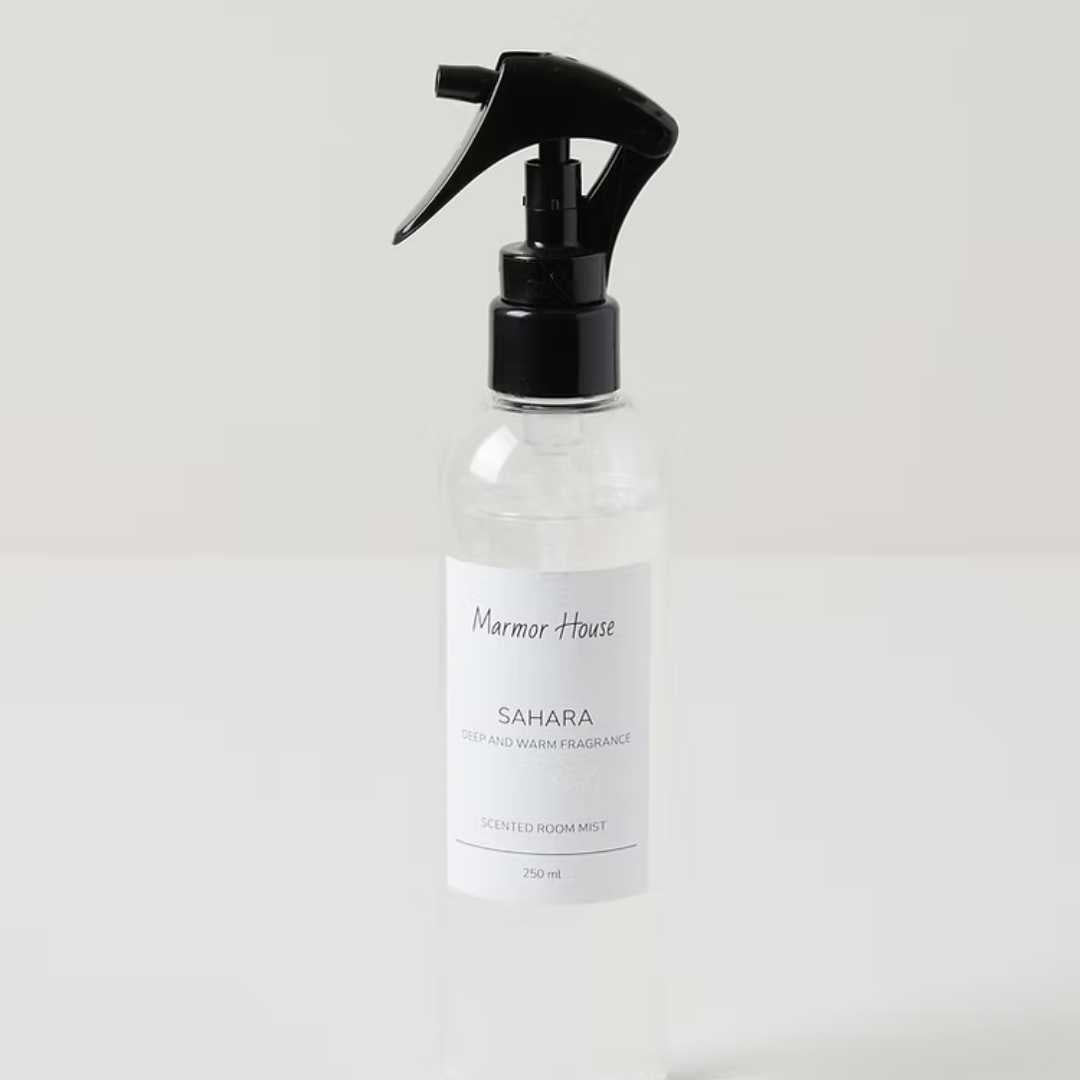 הכניסו לביתכם תחושת רעננות וניחוח בלתי נשכח עם המארז המפנק שלנו!

המארז משלב בין שני המוצרים האהובים שלנו ליצירת חווית ריח מושלמת: ניחוח קבוע ועדין מהמפיץ, ורענון מיידי ועוצמתי מהתרסיס.

מה במארז?