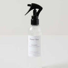 הכניסו לביתכם תחושת רעננות וניחוח בלתי נשכח עם המארז המפנק שלנו!

המארז משלב בין שני המוצרים האהובים שלנו ליצירת חווית ריח מושלמת: ניחוח קבוע ועדין מהמפיץ, ורענון מיידי ועוצמתי מהתרסיס.

מה במארז?