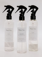 לפעמים כל מה שצריך כדי לשנות את התחושה בחדר הוא ריח טוב. יצרנו עבורך קולקציה של תרסיסים ריחניים&nbsp;בשלושה ניחוחות ייחודיים, שהם הדרך המהירה והאלגנטית ביותר לרענן את הבית, להכניס אווירה חדשה וליצור תחושה של ניקיון ויוקרה שנשארת לאורך זמן.